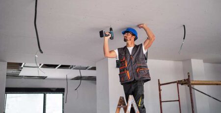 Big Firm or Small Remodeler? Michigan Homeowners’ Guide